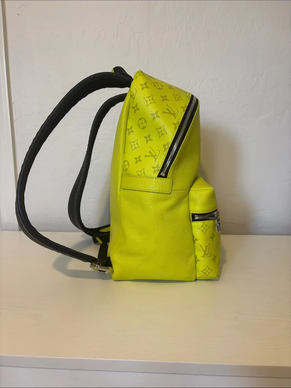 Louis Vuitton compact louis